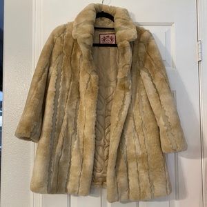 💥SOLD💥. 💕💕Vintage Juicy Couture Faux Fur coat. Small 🌺